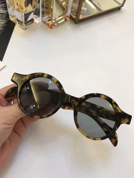 latest selling popular fashion 0990 women sunglasses mens sunglasses men sunglasses gafas de sol sun glasses uv400 lens with box, White;black
latest selling popular fashion 0990 women sunglasses mens sunglasses men sunglasses gafas de sol sun glasses uv400 lens with box, White;black