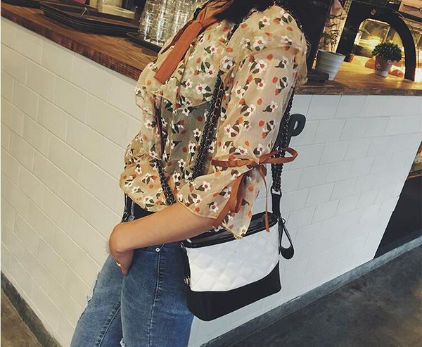 2017. new pattern. small. rhombus. metal chain. women's bags. fashion casual bag. girl. pu. soft. cross body.shoulder bags
2017. new pattern. small. rhombus. metal chain. women's bags. fashion casual bag. girl. pu. soft. cross body.shoulder bags