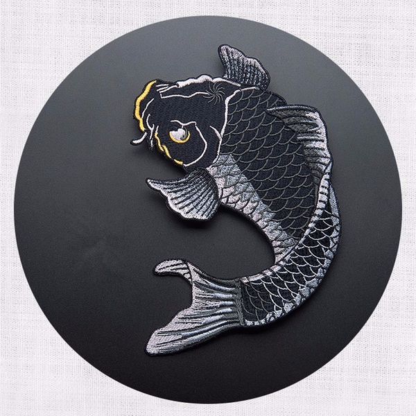 

Высокое качество 3D яркие черные рыбы карп патчи 14 * 20 см значок аппликации вышитые железа на патч для одежды Жан DIY одежда футболка