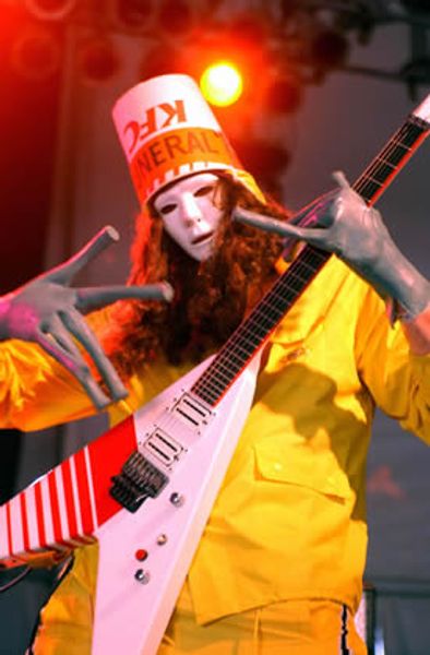 rare jack son electric guitar buckethead kfc flying v white electirc guitar red strpe paint on the right ring floyd rose tremolo birdge
rare jack son electric guitar buckethead kfc flying v white electirc guitar red strpe paint on the right ring floyd rose tremolo birdge