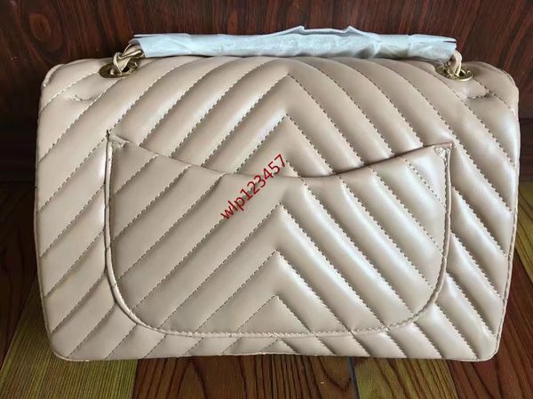 2016 lady's genuine lambskin leather flap bag,chevron,V design,26cm,high quality lambskin,good pric
2016 lady's genuine lambskin leather flap bag,chevron,V design,26cm,high quality lambskin,good pric