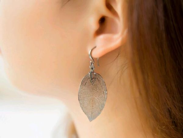 japan korean elegant women earrings new european style natural leaf vein unique silver/gold plated long dangle chandeliers anti allergy
japan korean elegant women earrings new european style natural leaf vein unique silver/gold plated long dangle chandeliers anti allergy