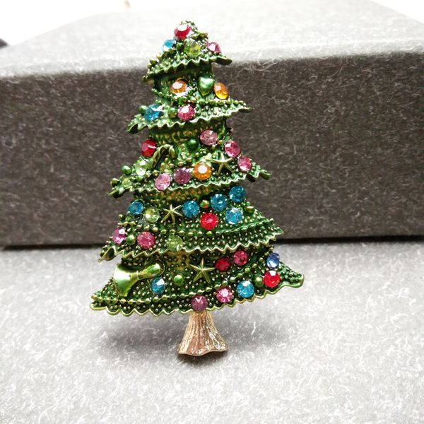 wholesale- new christmas tree brooches for women rhinestone inlay fashion jewelry festival brooch pins good gift winter coat cap brooch, Gray
wholesale- new christmas tree brooches for women rhinestone inlay fashion jewelry festival brooch pins good gift winter coat cap brooch, Gray