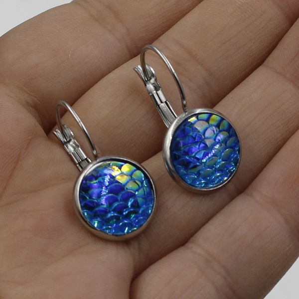 мода drusy druzy серьги многоцветный русалка шкала драгоценный камень уха манжеты серьги для женщин леди ювелирные изделия, Silver
мода drusy druzy серьги многоцветный русалка шкала драгоценный камень уха манжеты серьги для женщин леди ювелирные изделия, Silver