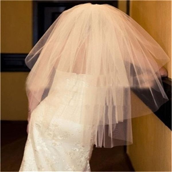 2017 new short bridal veils with comb cut edge tulle 3 layers white/ivory wedding accessories stock wedding veils, Black
2017 new short bridal veils with comb cut edge tulle 3 layers white/ivory wedding accessories stock wedding veils, Black