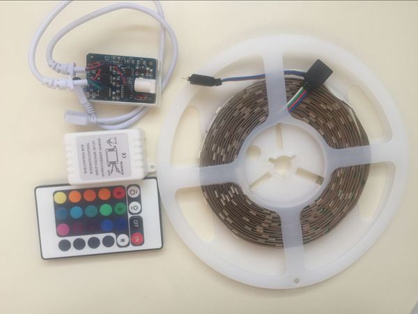Топ-вид 5M SMD 5050 150leds 30leds / м RGB светодиодные полосы + 24 ключ RGB контроллер (не водонепр
Топ-вид 5M SMD 5050 150leds 30leds / м RGB светодиодные полосы + 24 ключ RGB контроллер (не водонепр
