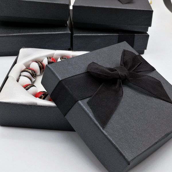 18pcs fashion jewelry bracelet bangle watch black paper gift box jewelry jewelry gift box, Black;white
18pcs fashion jewelry bracelet bangle watch black paper gift box jewelry jewelry gift box, Black;white