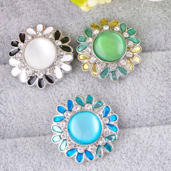 30pcs 20mm crystal little daisy flowers button ginger snap charms jewelry interchangeable jewerly charms pendants necklace 2017 charms, Bronze;silver
30pcs 20mm crystal little daisy flowers button ginger snap charms jewelry interchangeable jewerly charms pendants necklace 2017 charms, Bronze;silver