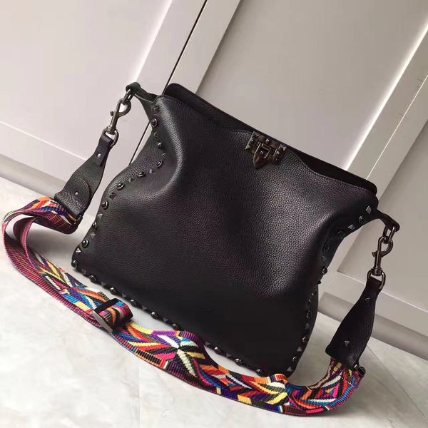 2017 new style black rivet nail fashion luxury leather custom made high-end women shoulder bags brand designer delicate plain small bag
2017 new style black rivet nail fashion luxury leather custom made high-end women shoulder bags brand designer delicate plain small bag