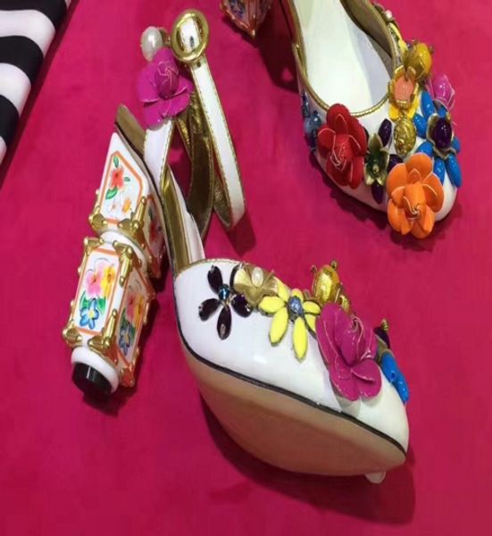 2017retro stars style top quality sandals hot brand summer chunky heel new design national shoes young women plus size 42
2017retro stars style top quality sandals hot brand summer chunky heel new design national shoes young women plus size 42