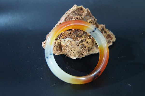 natural white jade (quartz jade) tickets red and yellow blue handmade bracelet, beautiful love, Black
natural white jade (quartz jade) tickets red and yellow blue handmade bracelet, beautiful love, Black