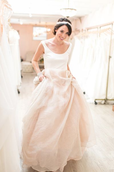 2020 new arrival simple scoop outdoor wedding dress with chiffon detachable traintank open back bridal gown, White
2020 new arrival simple scoop outdoor wedding dress with chiffon detachable traintank open back bridal gown, White