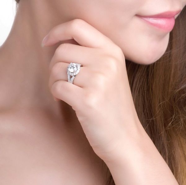 2CT Halo Style Brilliant Synthetic Diamond Female Engagement Ring Sterling Silver Fine Jewelry White Gold Cover Last Forever
2CT Halo Style Brilliant Synthetic Diamond Female Engagement Ring Sterling Silver Fine Jewelry White Gold Cover Last Forever