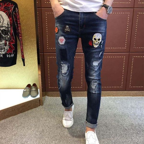 wholesale- european brand rose embroidery cloth skull hole needle slim feet micro elastic jeans male metrosexual trousers quality, Blue
wholesale- european brand rose embroidery cloth skull hole needle slim feet micro elastic jeans male metrosexual trousers quality, Blue