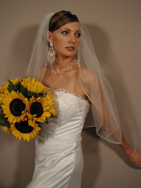 новое прибытие локоть legth белый слоновой кости свадебная фата rinestones край один слой с гребнем фата, Black
новое прибытие локоть legth белый слоновой кости свадебная фата rinestones край один слой с гребнем фата, Black