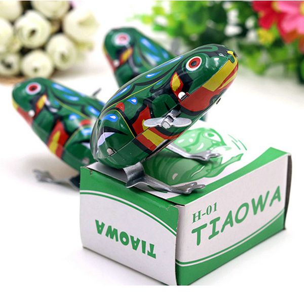 

DHL 360pcs Kids Classic Tin Wind Up Clockwork Toys Jumping Frog Vintage Toy For Children Boys Educational Creative gifts nostalgia Novelty