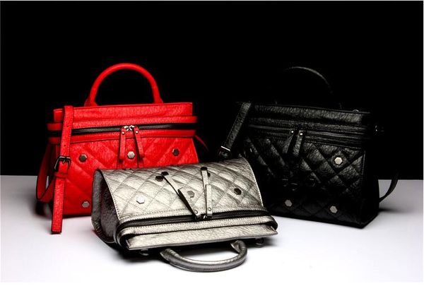 2017. genuine leather. women's bags. handbag. small. big. fashion casual bag. cowhide.cross body.shoulder bags.totes.luxury.monochromat
2017. genuine leather. women's bags. handbag. small. big. fashion casual bag. cowhide.cross body.shoulder bags.totes.luxury.monochromat