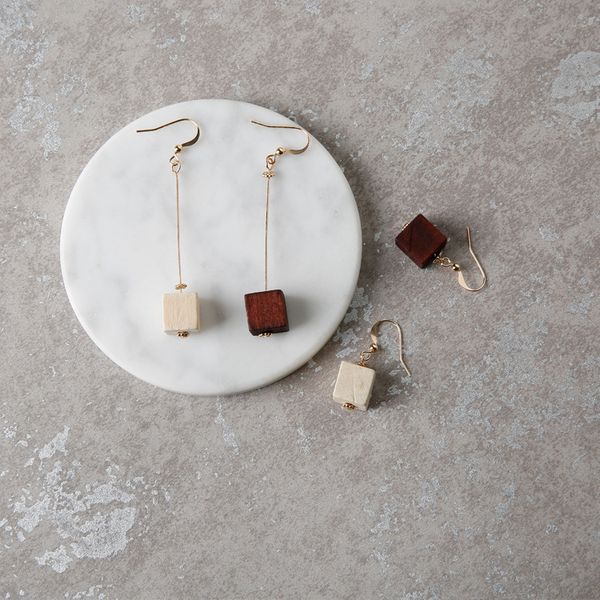 Exclusive Hand Asymmetric Wooden Earrings Square Wood Logs Geometric Stereo Earrings wholesale free shipping
Exclusive Hand Asymmetric Wooden Earrings Square Wood Logs Geometric Stereo Earrings wholesale free shipping