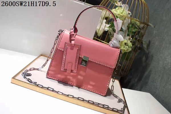 Latest Designer shoulder bags Women advanced plain leather cross body with rivets Europe American Original quality 21cm hasp casual bags
Latest Designer shoulder bags Women advanced plain leather cross body with rivets Europe American Original quality 21cm hasp casual bags