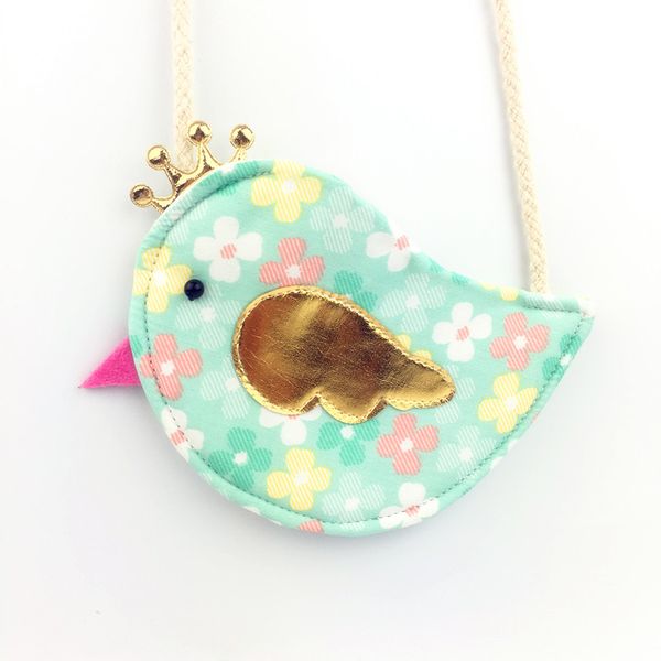 wholesale- gold crown bird children coin purse cute baby girls colorful messenger bag handmade cotton fabric bag for kids gift for childr, Red;black
wholesale- gold crown bird children coin purse cute baby girls colorful messenger bag handmade cotton fabric bag for kids gift for childr, Red;black