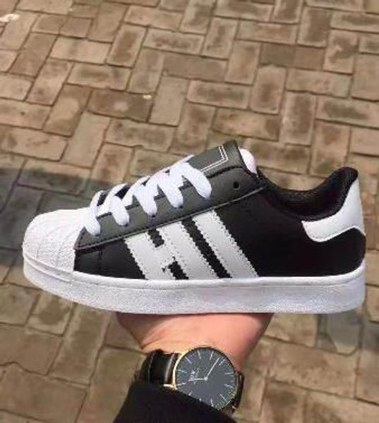 new fashion mens casual shoes superstar female flat shoes women zapatillas deportivas mujer lovers sapatos femininos for men, Black
new fashion mens casual shoes superstar female flat shoes women zapatillas deportivas mujer lovers sapatos femininos for men, Black