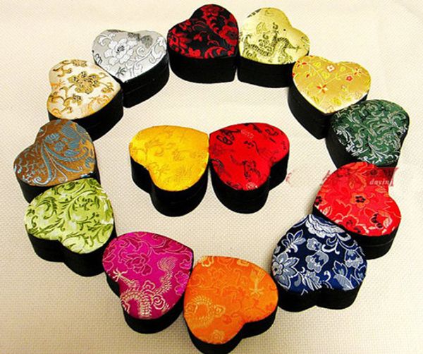floral small heart gift box for jewelry storage case decorative silk brocade fabric cardboard packaging boxes, Black;white
floral small heart gift box for jewelry storage case decorative silk brocade fabric cardboard packaging boxes, Black;white