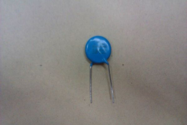 100PCS JY472M 400VAC JNC P10mm High voltage ceramic safety Y capacitance