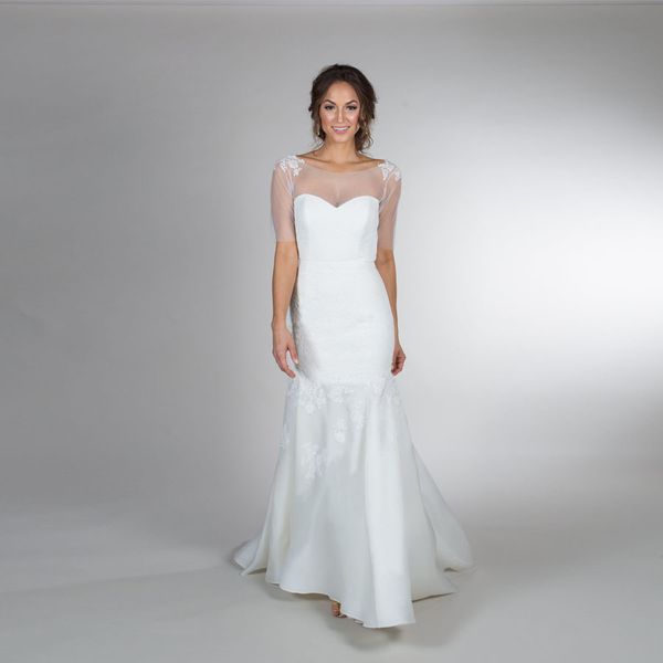 elegant bateau sleeveless court train mermaid lace wedding dress applique lace open back button back bridal dress robe de soiree, White 
elegant bateau sleeveless court train mermaid lace wedding dress applique lace open back button back bridal dress robe de soiree, White