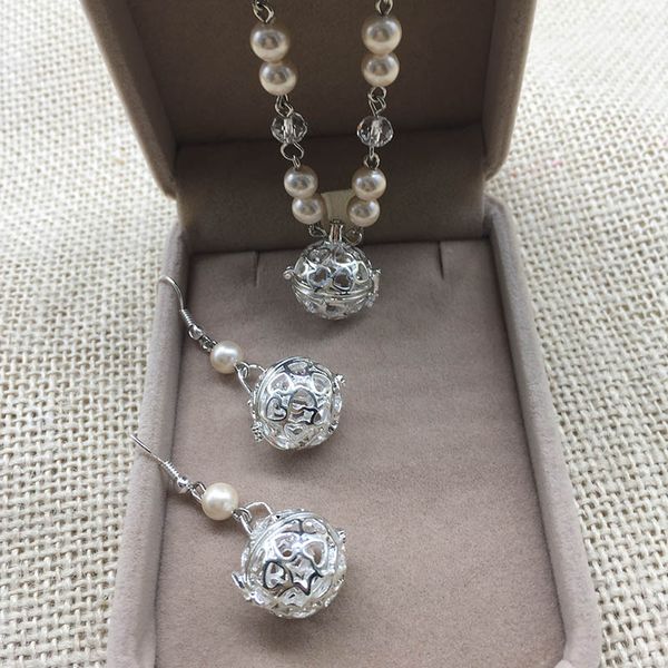 fashion long pearl cages pendants necklaces earrings sets women openwork essential oil diffuser necklace aromatherapy locket charm jewelry, Silver
fashion long pearl cages pendants necklaces earrings sets women openwork essential oil diffuser necklace aromatherapy locket charm jewelry, Silver