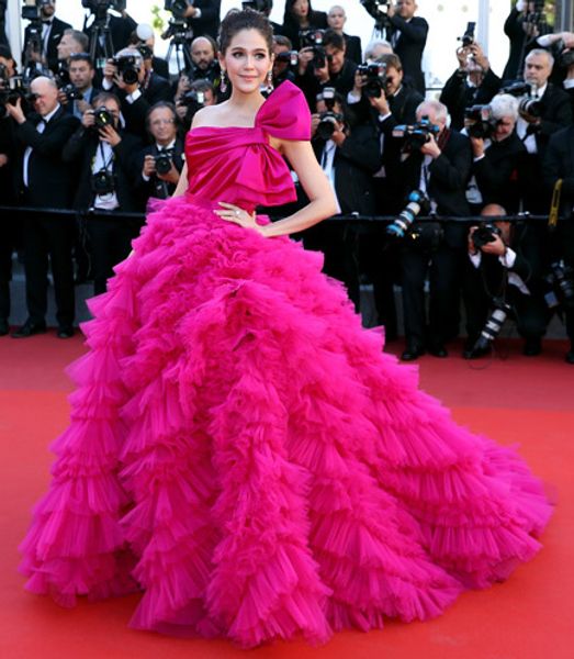 custom made araya hargate fuchsia one-shoulder backless princess ball gown prom dress 2021 cannes film festival celebrity dresses, Black;red
custom made araya hargate fuchsia one-shoulder backless princess ball gown prom dress 2021 cannes film festival celebrity dresses, Black;red