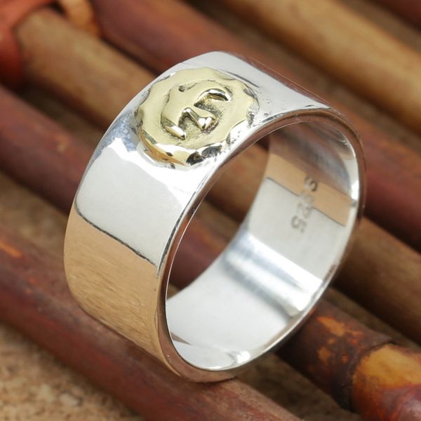 Brand new 925 sterling silver fashion jewelry hand-made vintage designer band rings mens two-tone gift free shipping hot
Brand new 925 sterling silver fashion jewelry hand-made vintage designer band rings mens two-tone gift free shipping hot