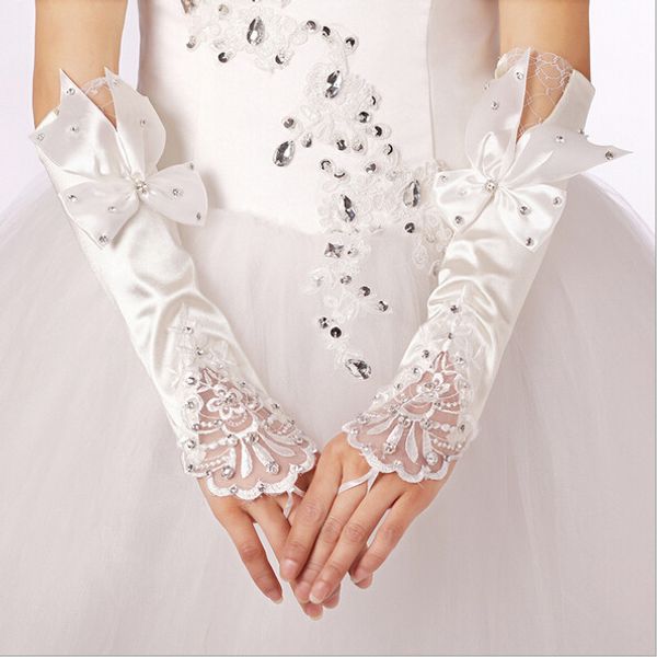 2017 new arrival white/ivory bridal gloves with lace appliqued bow fashion wedding glove elegant fingerless wedding accessories
2017 new arrival white/ivory bridal gloves with lace appliqued bow fashion wedding glove elegant fingerless wedding accessories