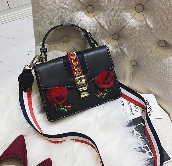 Fashion two-tone female shoulder bags classic metal decoration female handbag new chain lock small square bags retro shoulder Messenger bags
Fashion two-tone female shoulder bags classic metal decoration female handbag new chain lock small square bags retro shoulder Messenger bags