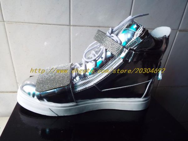 Новые мужчины кожаные кроссовки черное золото металлическая пластина горный хру
Новые мужчины кожаные кроссовки черное золото металлическая пластина горный хру