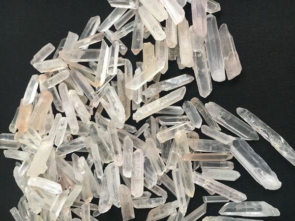 200 г / пакет сырой прозрачный кварц натуральный Кристалл точка размагничивания ис
200 г / пакет сырой прозрачный кварц натуральный Кристалл точка размагничивания ис