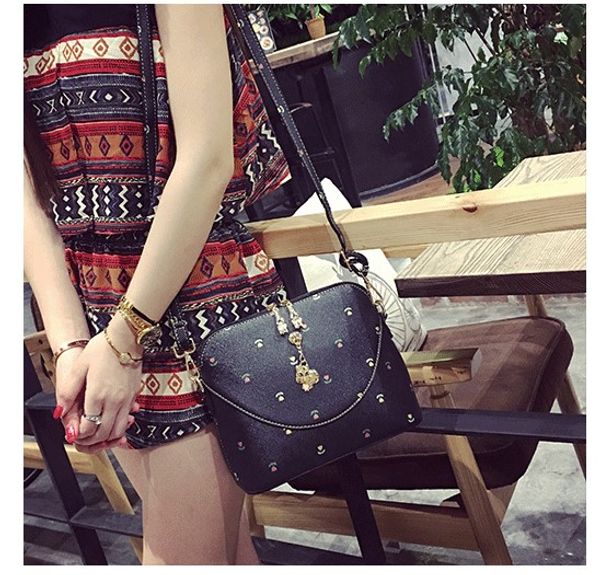 2017 new bags. decorative pattern. shell bag. mini bag. women's bags. fashion casual bag.cross body.shoulder bags
2017 new bags. decorative pattern. shell bag. mini bag. women's bags. fashion casual bag.cross body.shoulder bags
