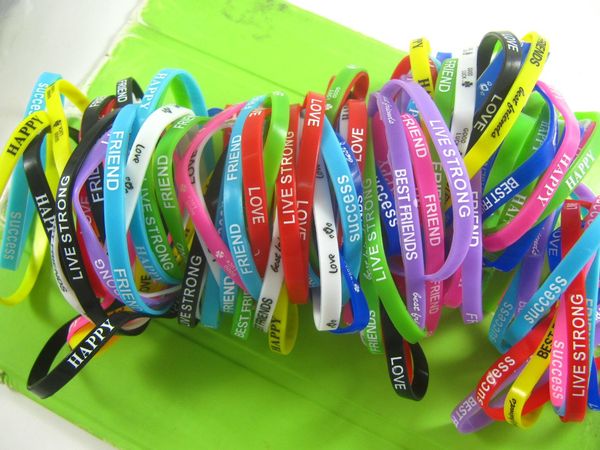 500 pieces / lot mixed color silicone energy sport elasticity bracelets friend love succes happy live strong children gift party jewelry, Black
500 pieces / lot mixed color silicone energy sport elasticity bracelets friend love succes happy live strong children gift party jewelry, Black