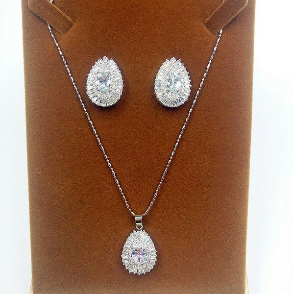 a set of korean bridal jewelry 3a zircon pendant necklace and earring sets jewelry h48646, White
a set of korean bridal jewelry 3a zircon pendant necklace and earring sets jewelry h48646, White
