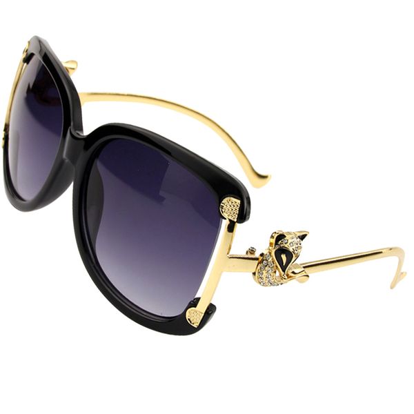 wholesale- 2017 new sunglasses women fashion brand designer luxury women alloy frame gold decoration sunglasses 4 colors sumery uv400, White;black
wholesale- 2017 new sunglasses women fashion brand designer luxury women alloy frame gold decoration sunglasses 4 colors sumery uv400, White;black