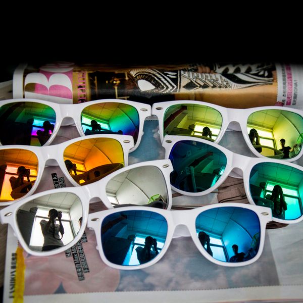 wholesale- 2016 new women mens vintage sunglasses mirror sun glasses eyewear wholesales, White;black
wholesale- 2016 new women mens vintage sunglasses mirror sun glasses eyewear wholesales, White;black