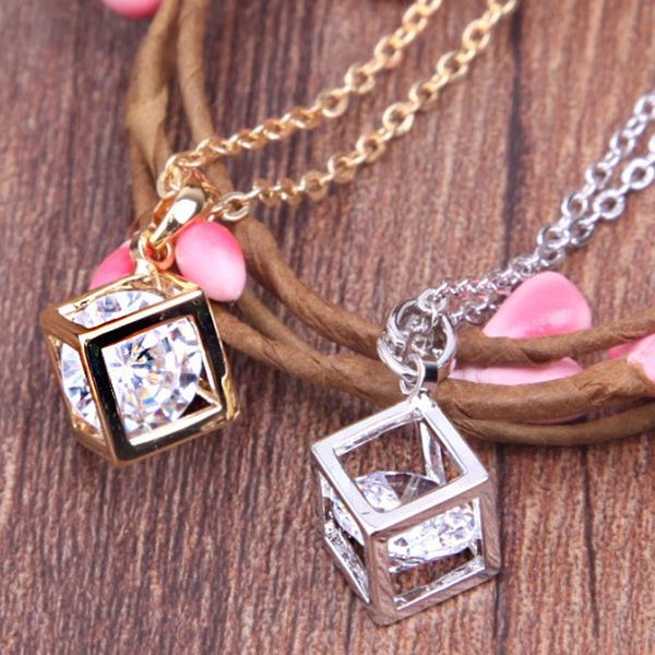 wholesale women link chain square pendant necklace with zircon crystal solid silver gold necklace jewelry for wedding
wholesale women link chain square pendant necklace with zircon crystal solid silver gold necklace jewelry for wedding