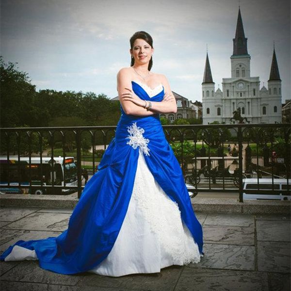 vintage white and royal blue wedding dresses appliques lace pleated taffeta a line bridal gowns court train custom size
vintage white and royal blue wedding dresses appliques lace pleated taffeta a line bridal gowns court train custom size