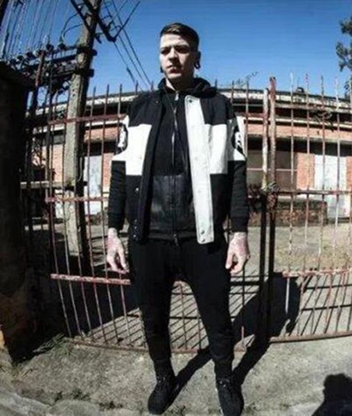europe and the united states cultivate one's morality men's winter collar stitching locomotive leather jacket black and white / s
europe and the united states cultivate one's morality men's winter collar stitching locomotive leather jacket black and white / s