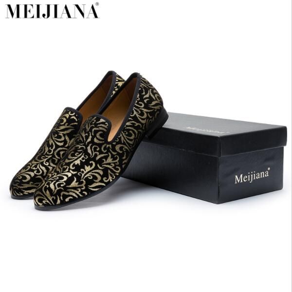 luxury men shoes black loafers leather men 's casual shoes brand comfortable spring fashion breathable men shoes
luxury men shoes black loafers leather men 's casual shoes brand comfortable spring fashion breathable men shoes