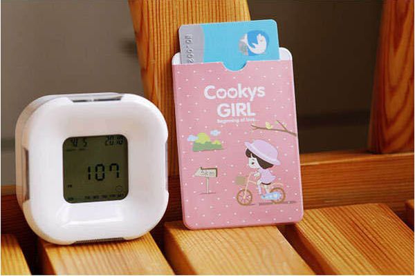 500pcs cute little girl card holders mix color bus card set credit card holders organizer, Brown;gray
500pcs cute little girl card holders mix color bus card set credit card holders organizer, Brown;gray