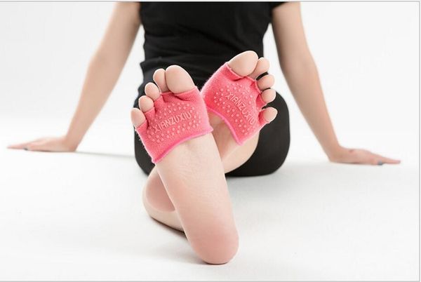 wholesale- 1pair fashion ladies girls women pilates yg non slip grip socks half five fingers cotton socks, Black;white
wholesale- 1pair fashion ladies girls women pilates yg non slip grip socks half five fingers cotton socks, Black;white