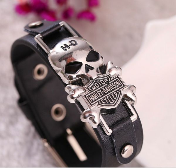 fashion on the buckle alloy leather rope men's leather skulls europe and the united states new jewelry weaving retro leather bracelet, Golden;silver
fashion on the buckle alloy leather rope men's leather skulls europe and the united states new jewelry weaving retro leather bracelet, Golden;silver