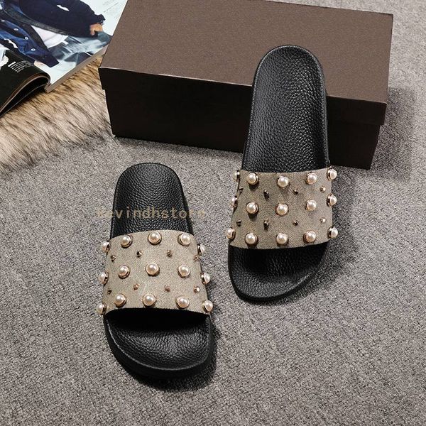 Beautiful slippers man and women 2017 summer new tide beads sandals outdoor wear sandals casual beach shoes
Beautiful slippers man and women 2017 summer new tide beads sandals outdoor wear sandals casual beach shoes