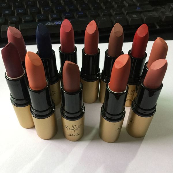 Горячие новые 12 красивых цветов макияж губы Кайли Золотой трубки матовая помада D
Горячие новые 12 красивых цветов макияж губы Кайли Золотой трубки матовая помада D