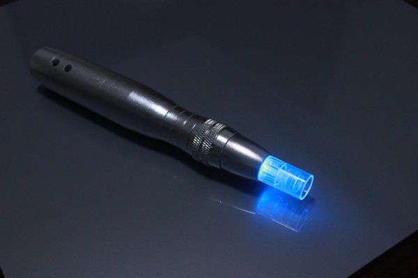 2017 wireless derma pen microneedle dermapen dermastamp meso pen replaceable cartridge eu us uk au plug 2pcs nano needles with 7 colors
2017 wireless derma pen microneedle dermapen dermastamp meso pen replaceable cartridge eu us uk au plug 2pcs nano needles with 7 colors
